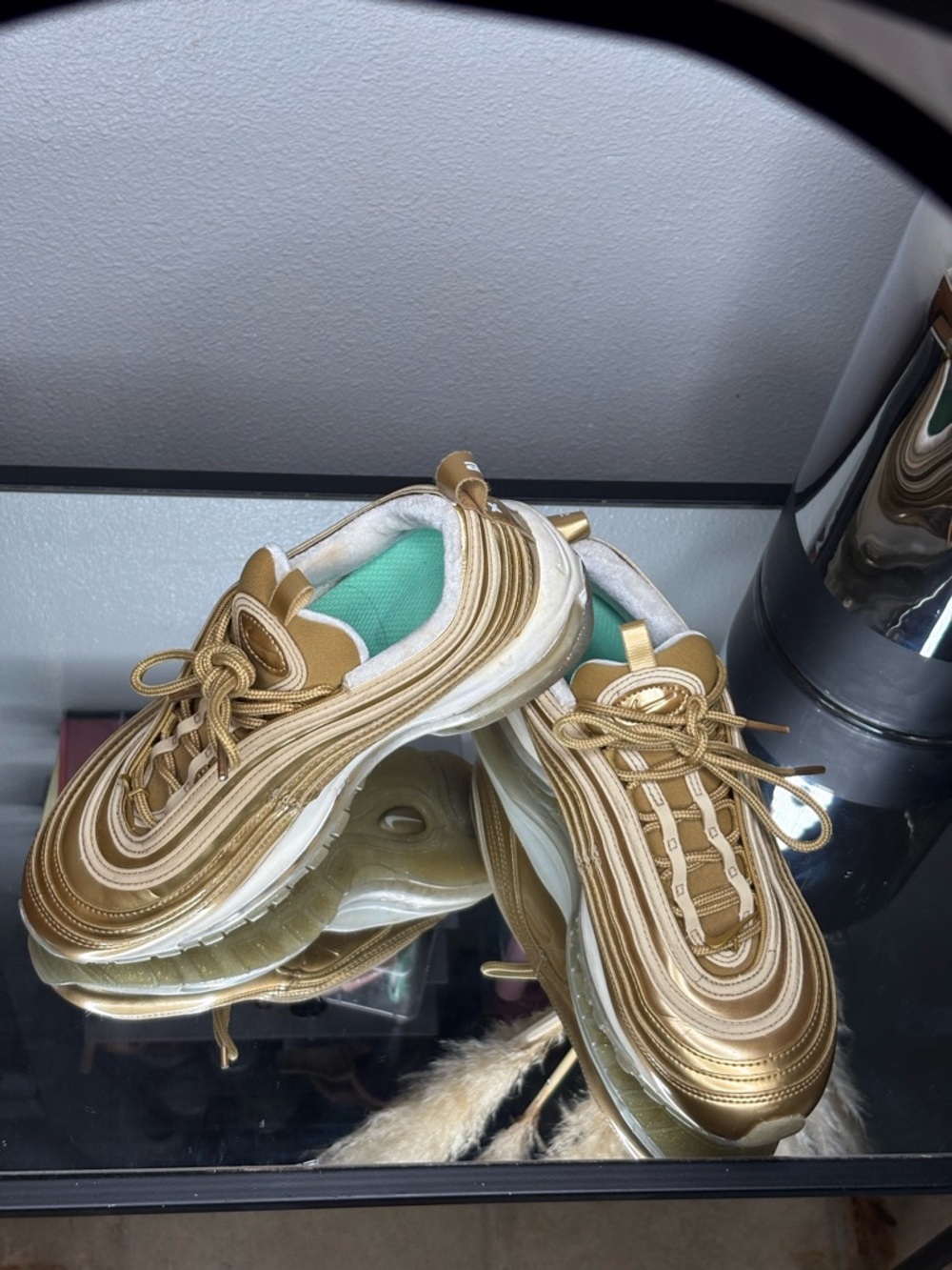 NIKE-Gold AirMax - Picture 3 of 8